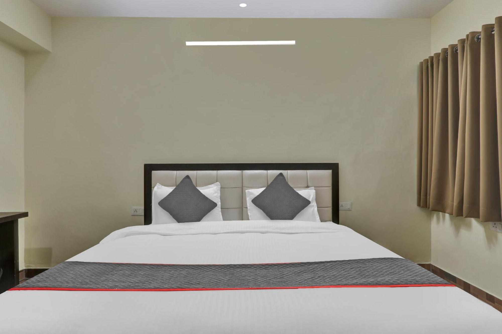 Collection O Starfield Hotel Lucknow Buitenkant foto