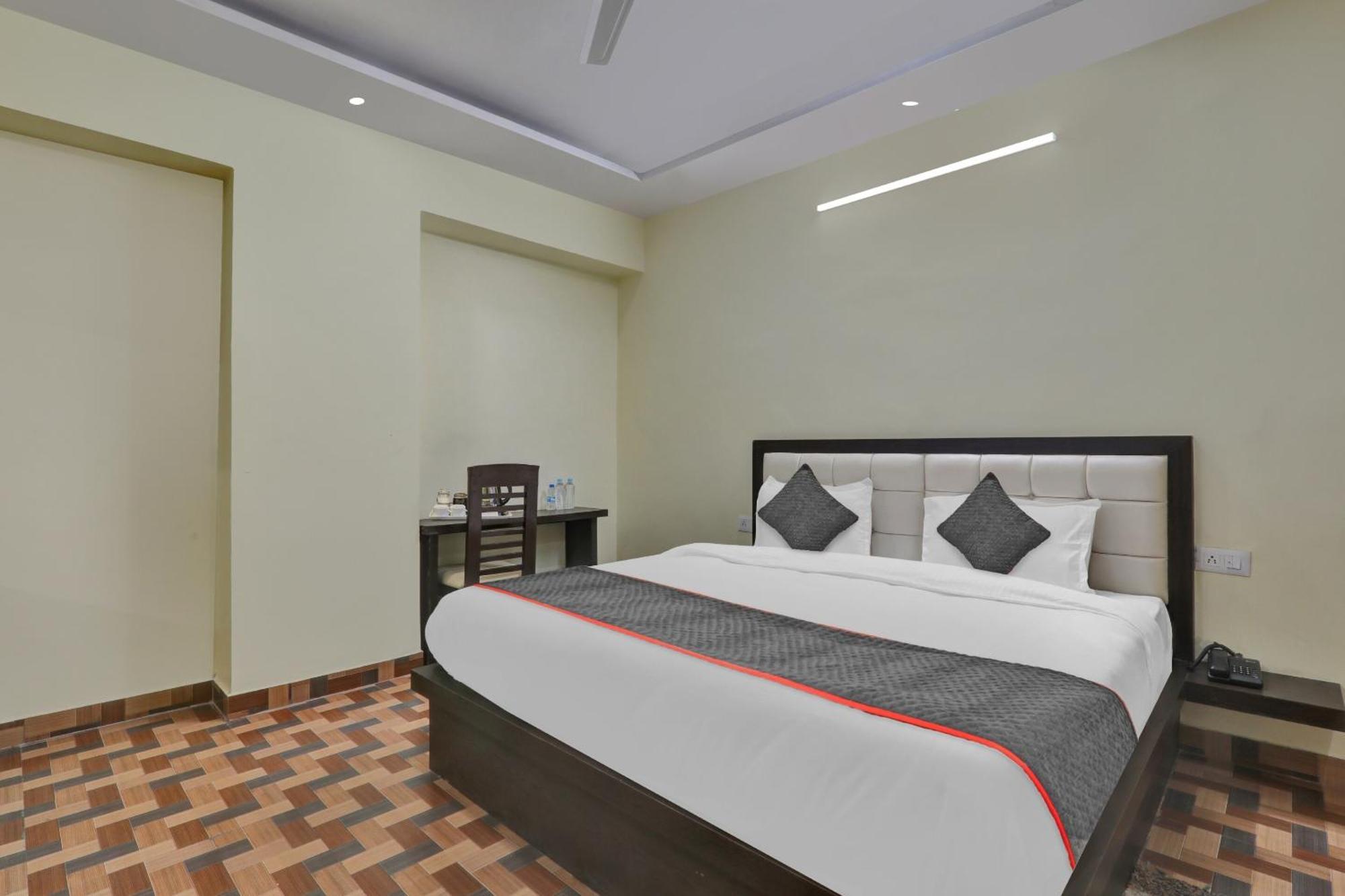 Collection O Starfield Hotel Lucknow Buitenkant foto