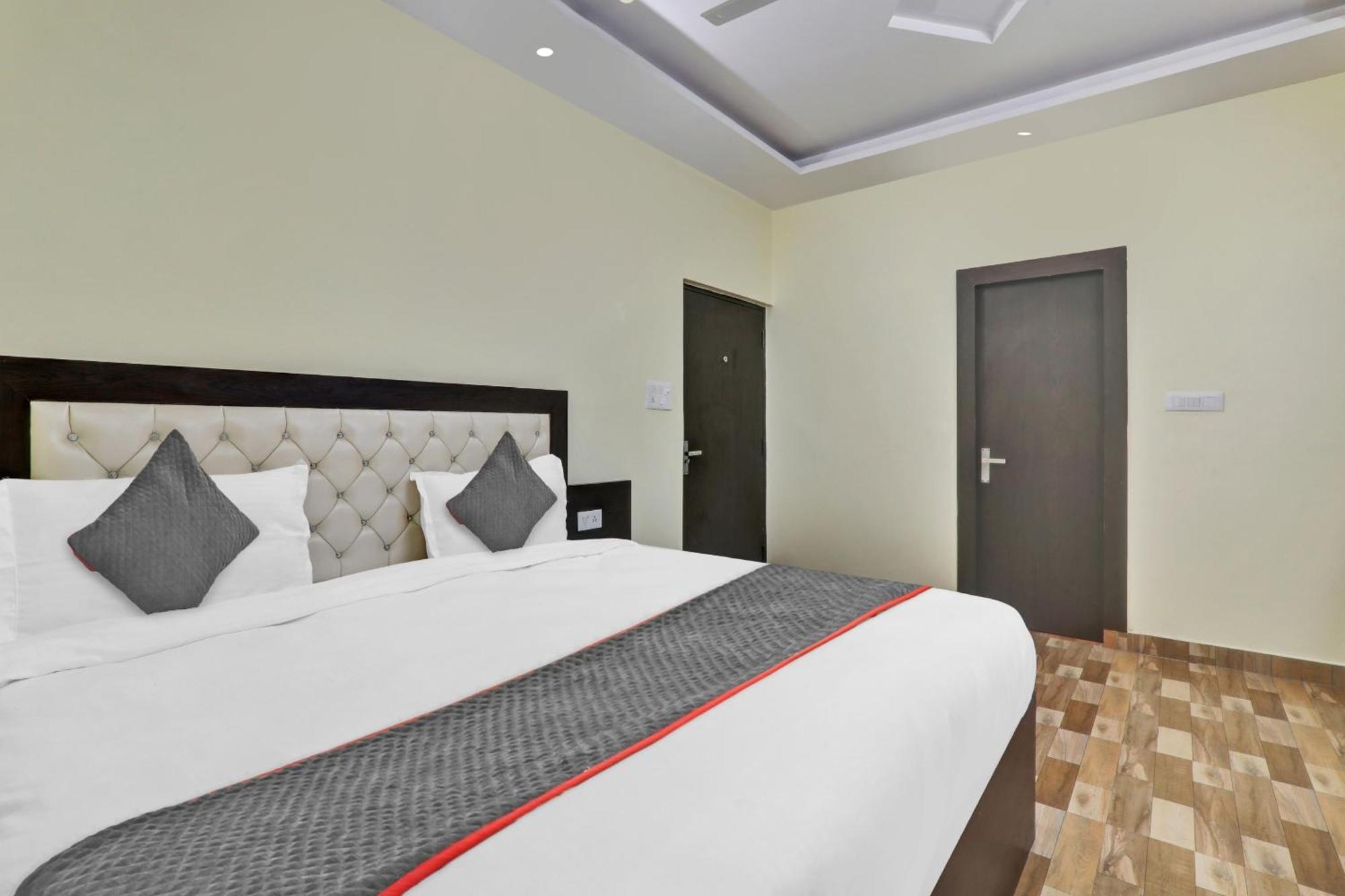 Collection O Starfield Hotel Lucknow Buitenkant foto