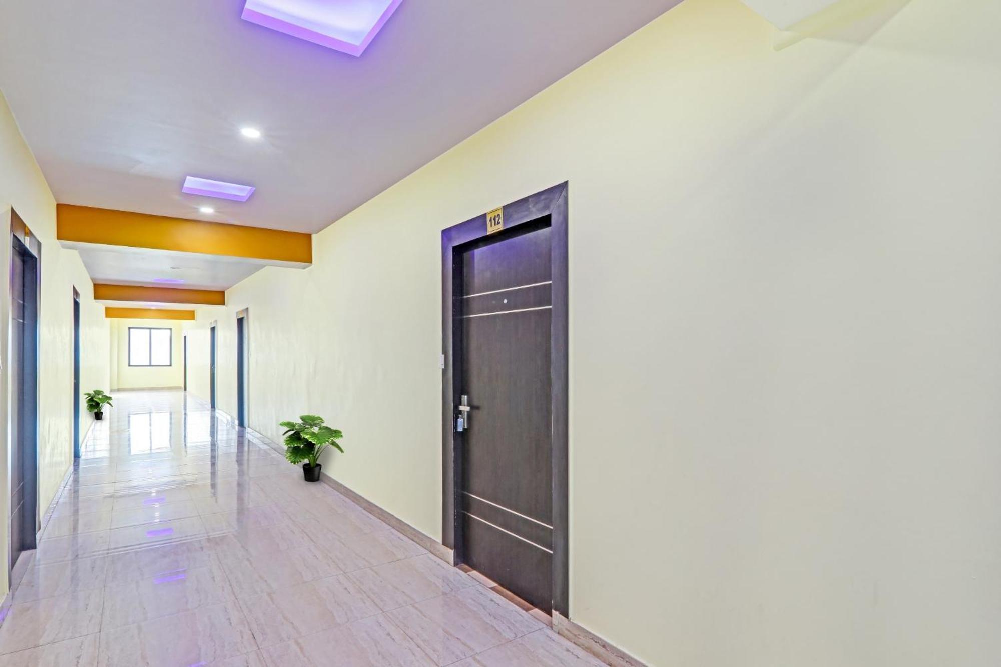 Collection O Starfield Hotel Lucknow Buitenkant foto