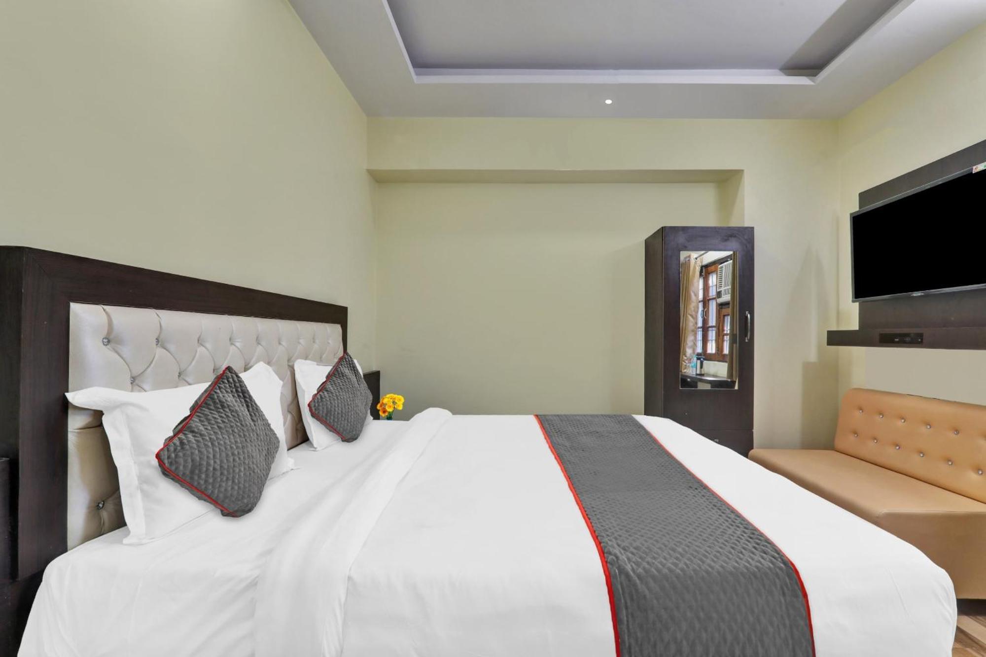 Collection O Starfield Hotel Lucknow Buitenkant foto